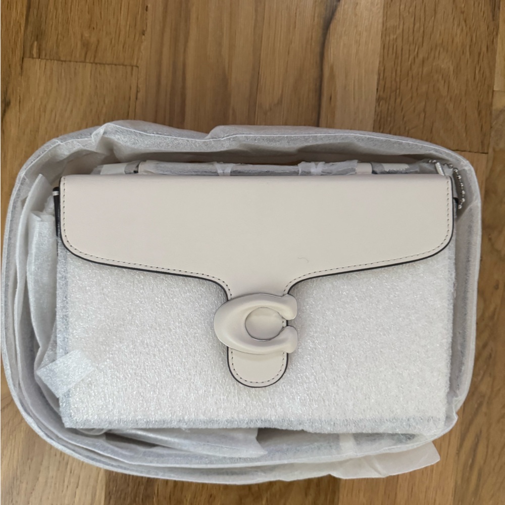 Coach Cream Leather Clutch with Signature C Turnlock